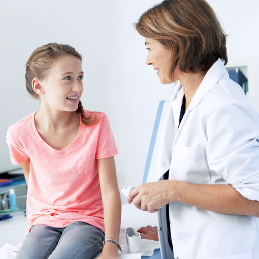 В каком возрасте девочкам <br>необходимо проходить профосмотры <br>у гинеколога?